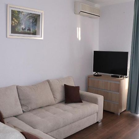 Liget Apartmanhaz Kehidakustany Exterior photo