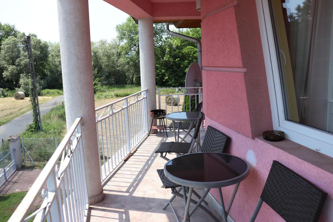 Liget Apartmanhaz Kehidakustany Exterior photo