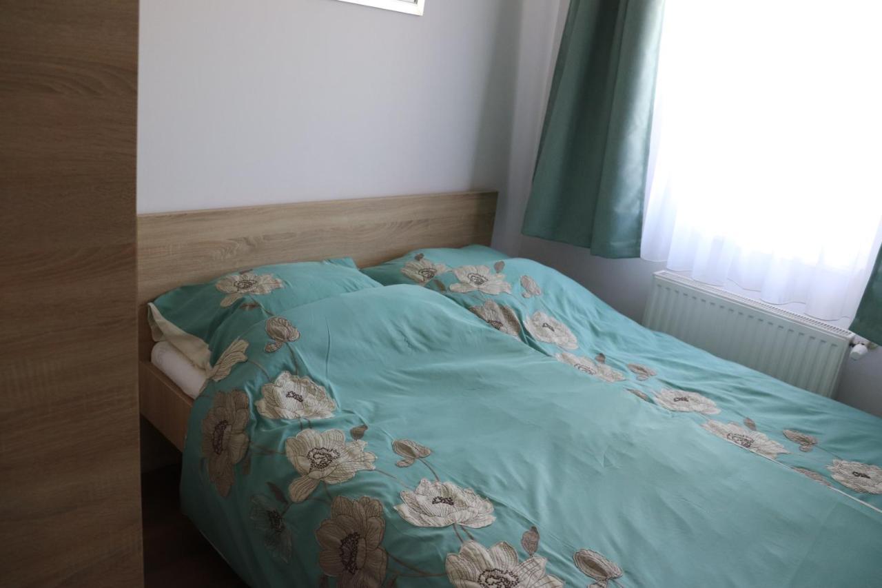 Liget Apartmanhaz Kehidakustany Exterior photo