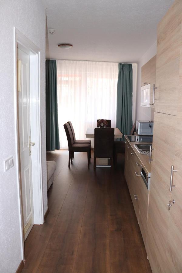 Liget Apartmanhaz Kehidakustany Exterior photo